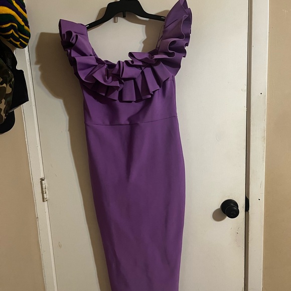 Fashion Nova Off Shoulder dress - Picture 2 of 3